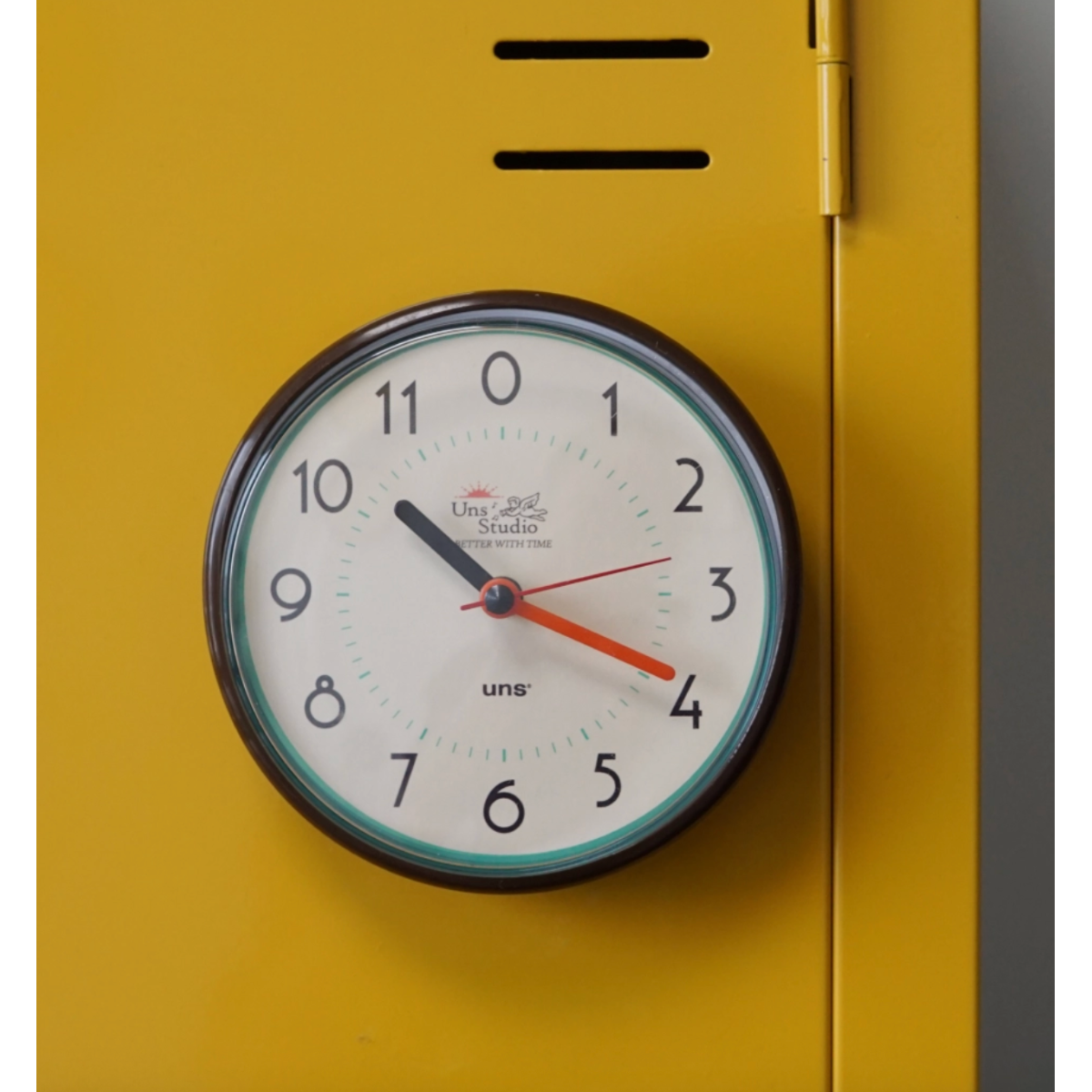 Simple Suction Waterproof Clock