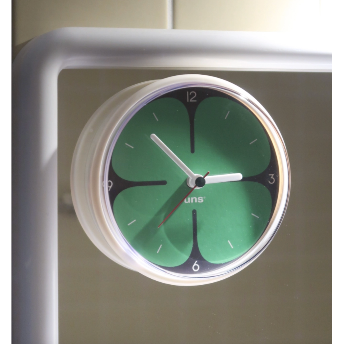 Clover Suction Waterproof Clock