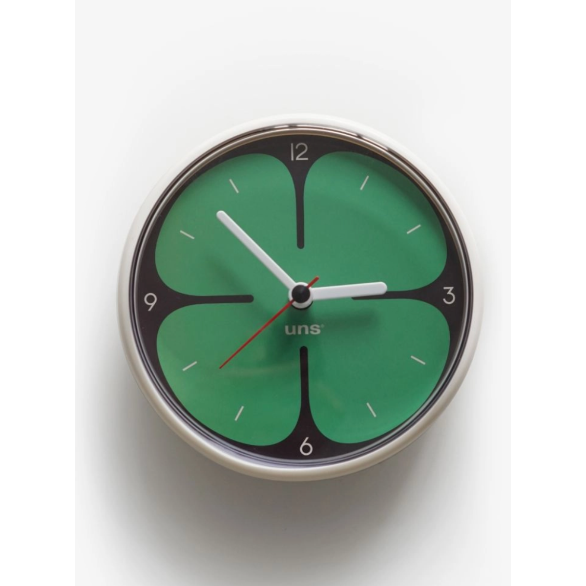 Clover Suction Waterproof Clock