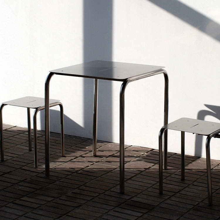 Compacto Table