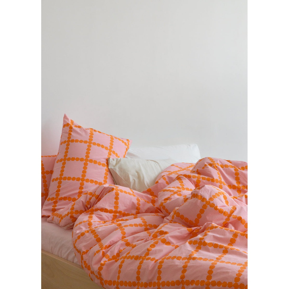 BLOSSOM CHECK CORAL PILLOW CASE