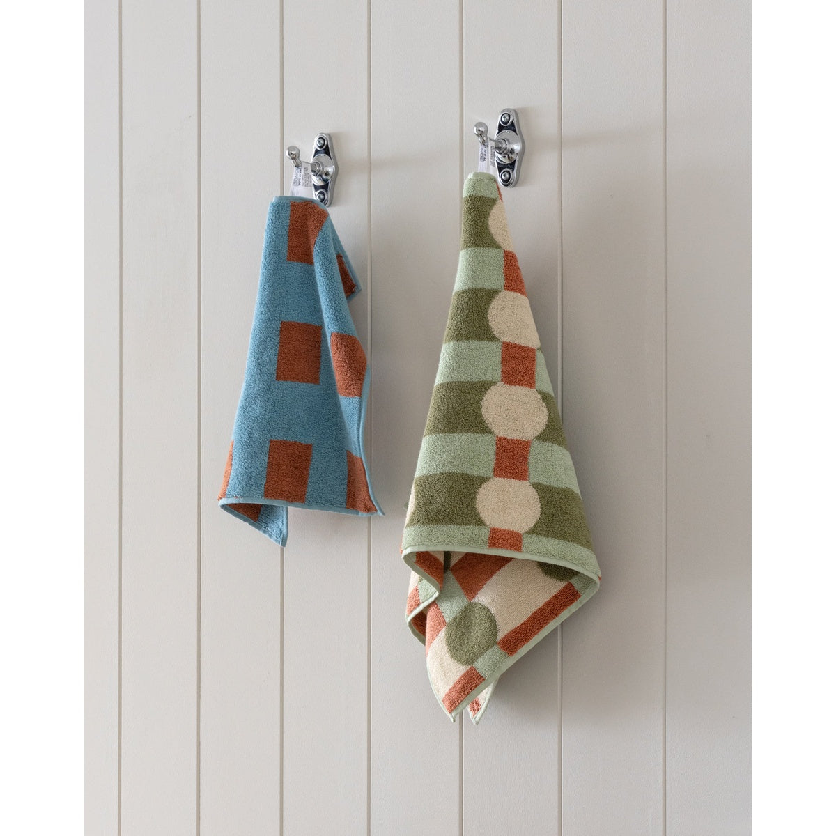DOT CHECK FACE TOWEL - CREAM ON MINT