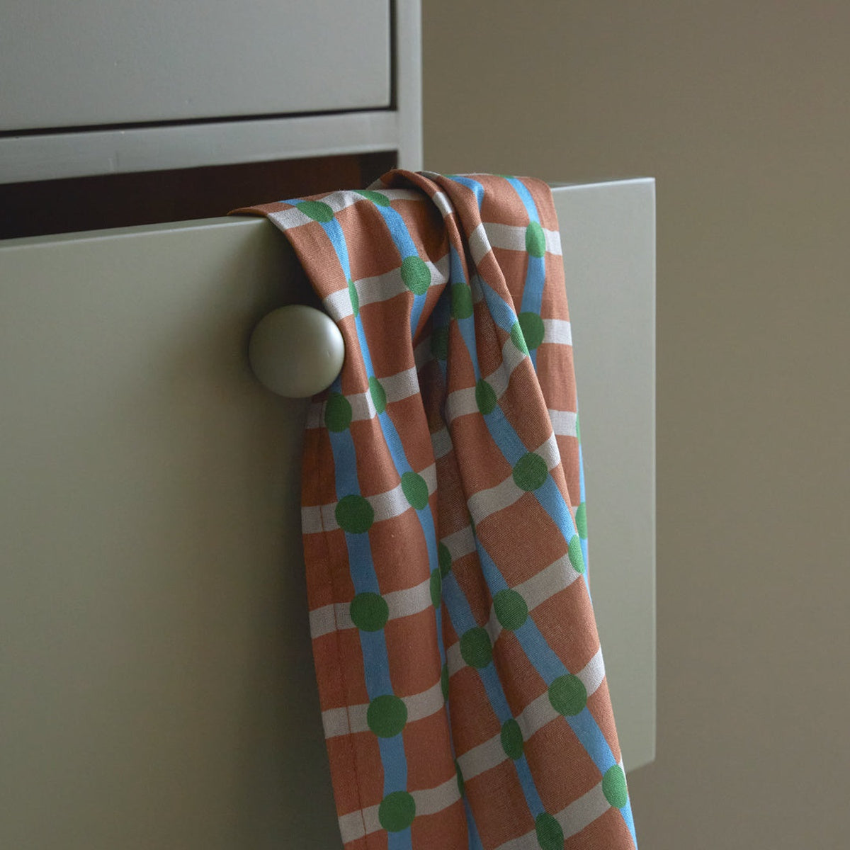 DOT CHECK KITCHEN CLOTH II - GREEN ON BRICK