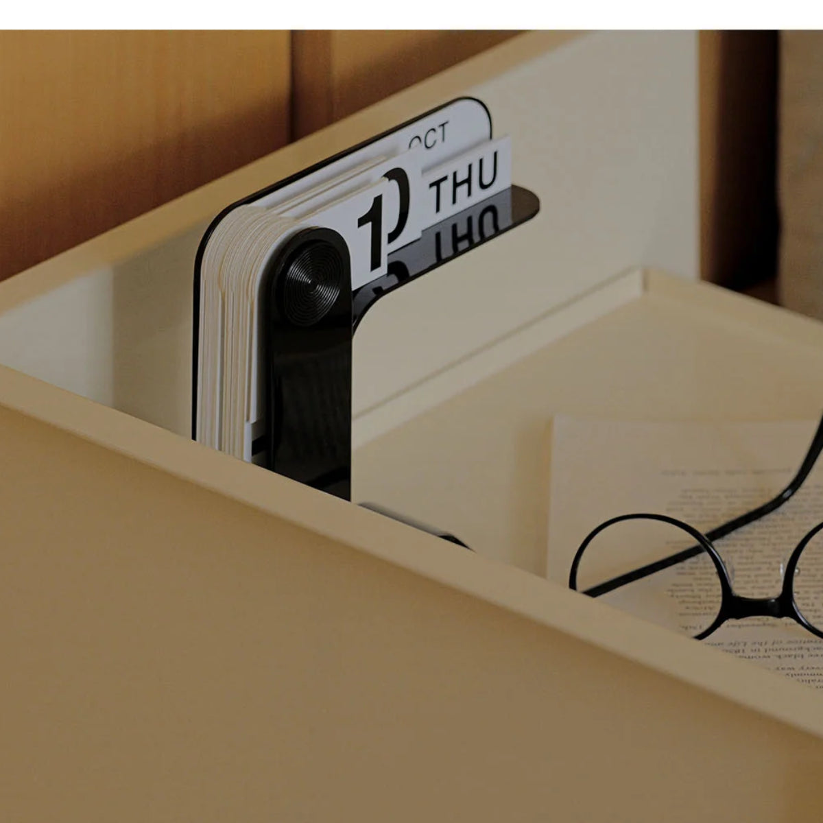 ECKE TROLLEY (LOW) (With 1 Small & 1 Medium Drawer)
