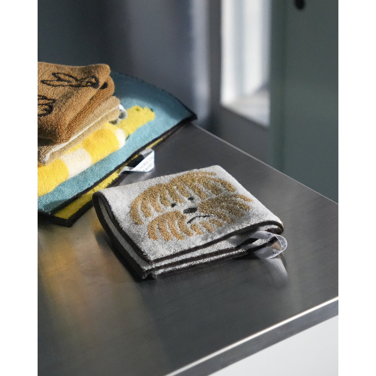 FLUFFY DOG HAND TOWEL - BEIGE