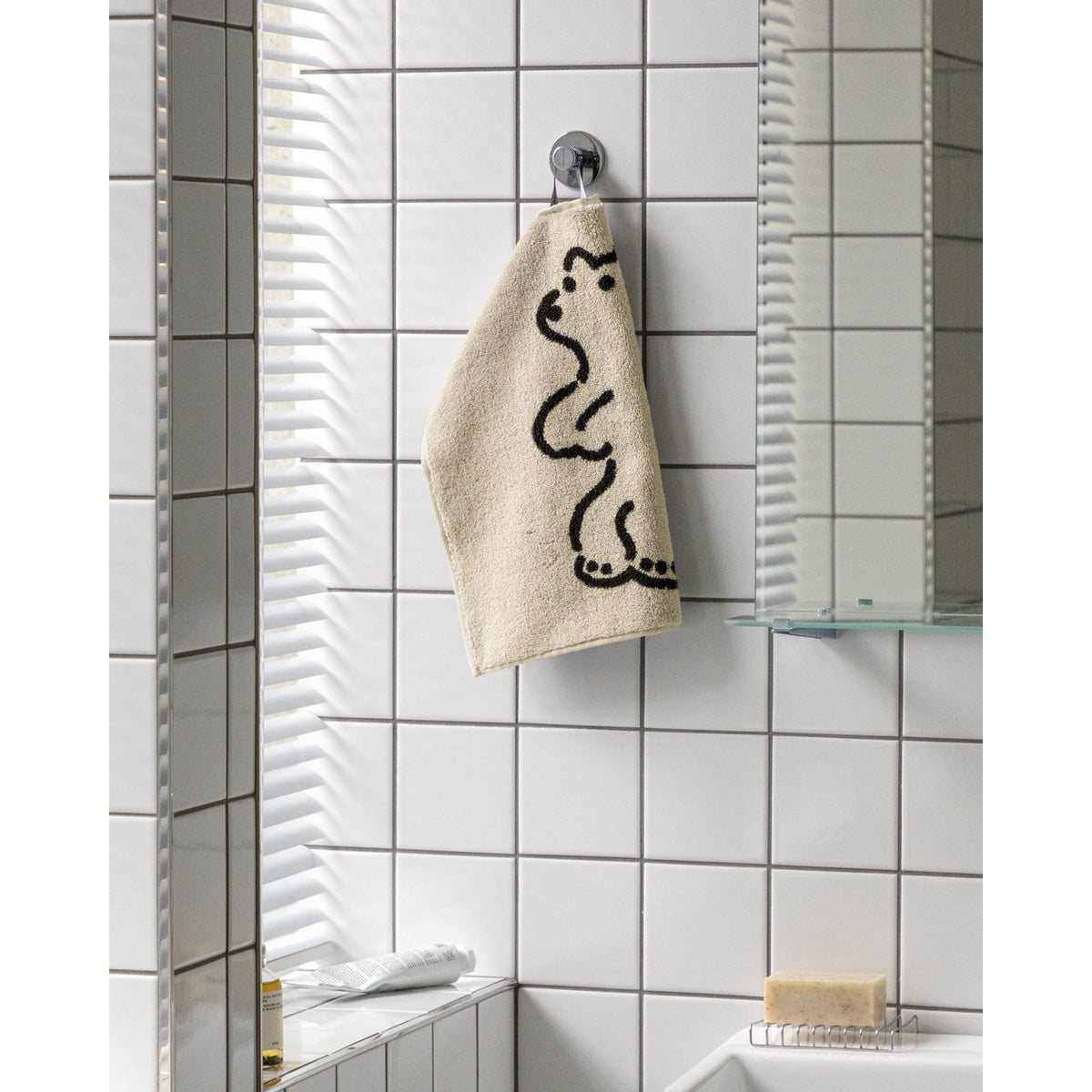 HUGGY BEAR HAND TOWEL - CREAM