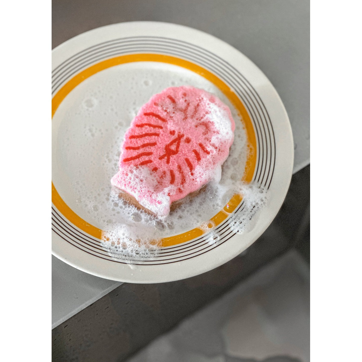 LION DISH SPONGE - RED