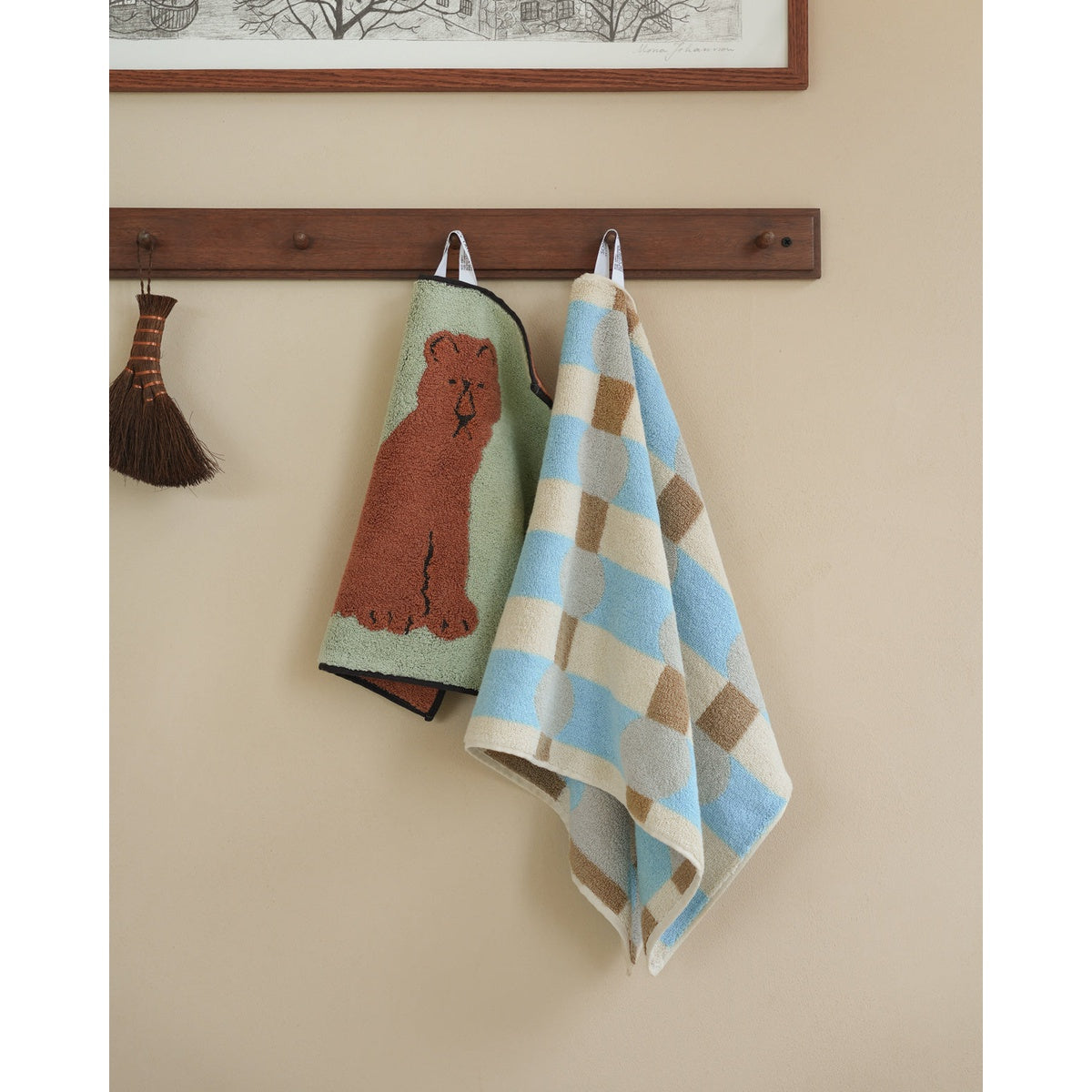 LIONESS HAND TOWEL - MINT