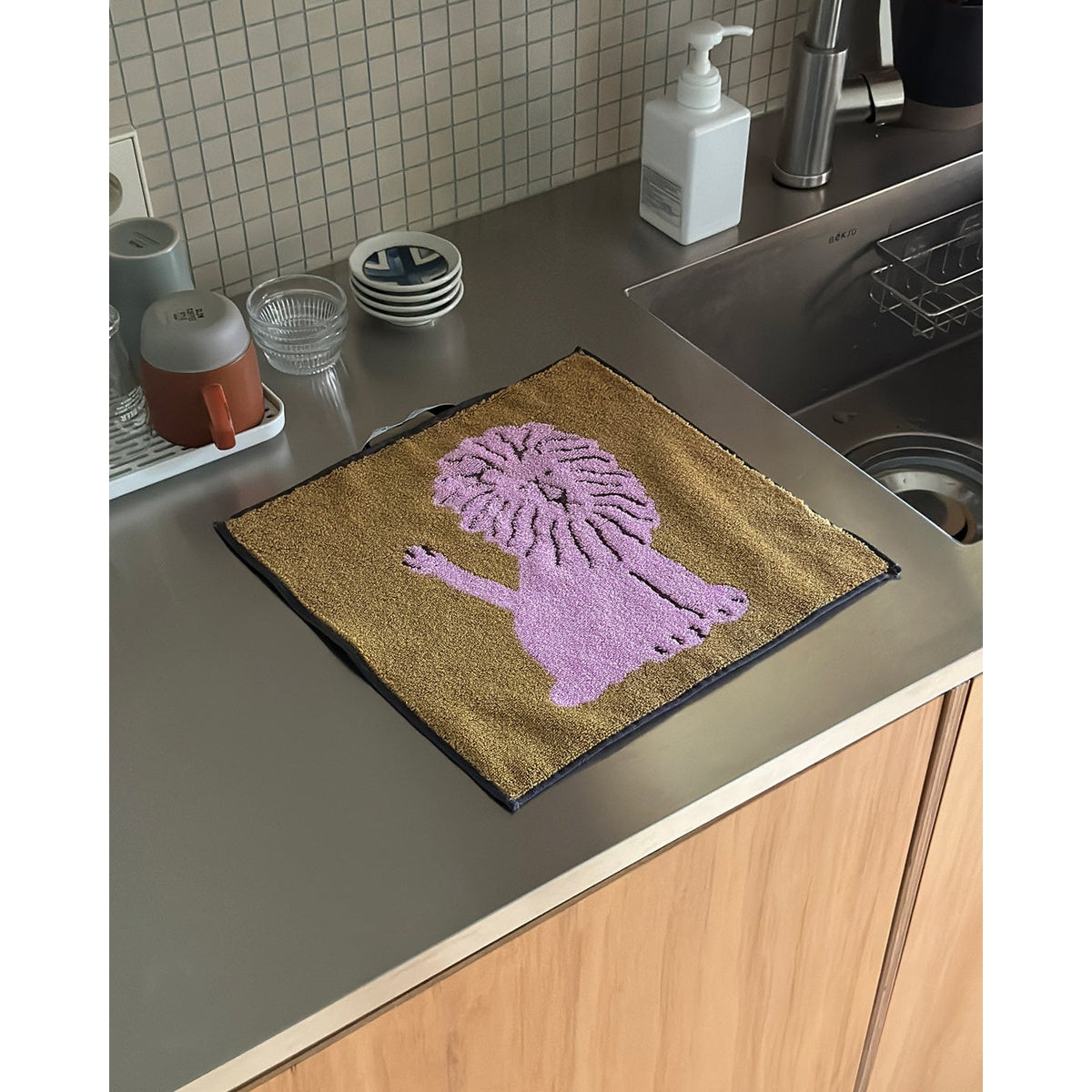 LION HAND TOWEL - CORAL