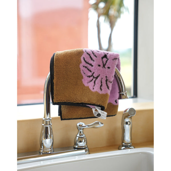 LION HAND TOWEL - CORAL