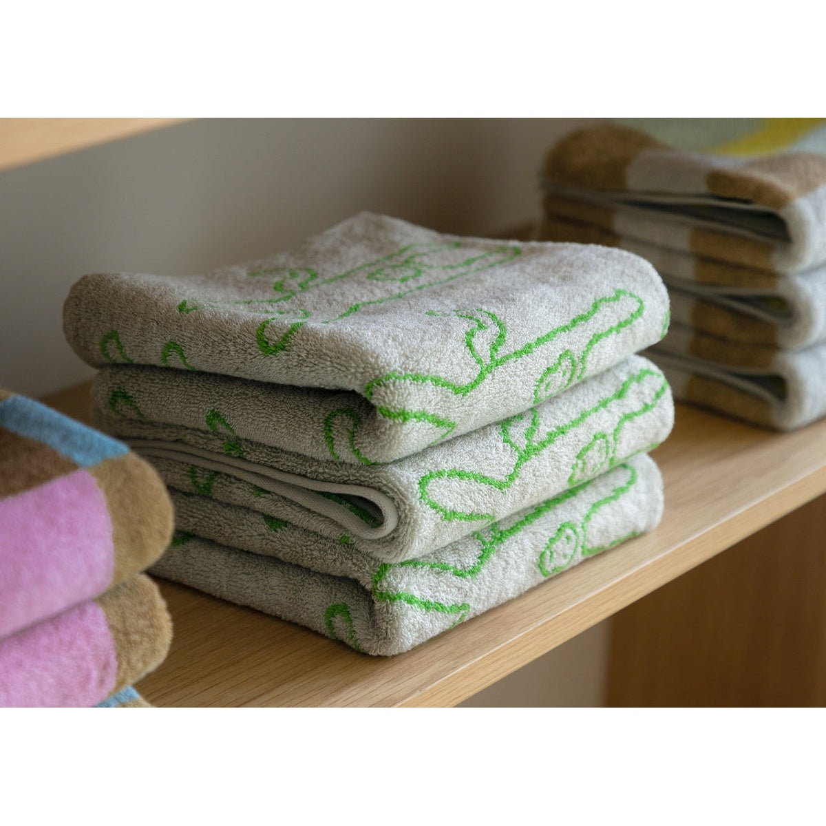 MONKEY FACE TOWEL - GREEN ON GREY