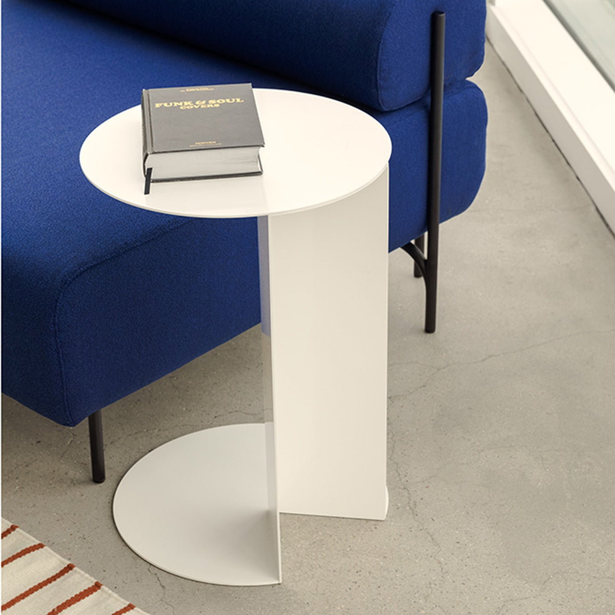 PIK SIDE TABLE