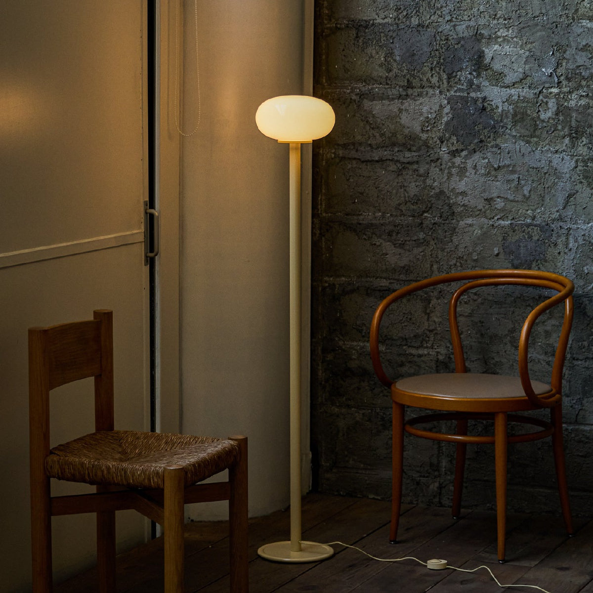SNOWBALL22 V2 SOLID FLOOR LAMP - WHITE & ICE BLUE