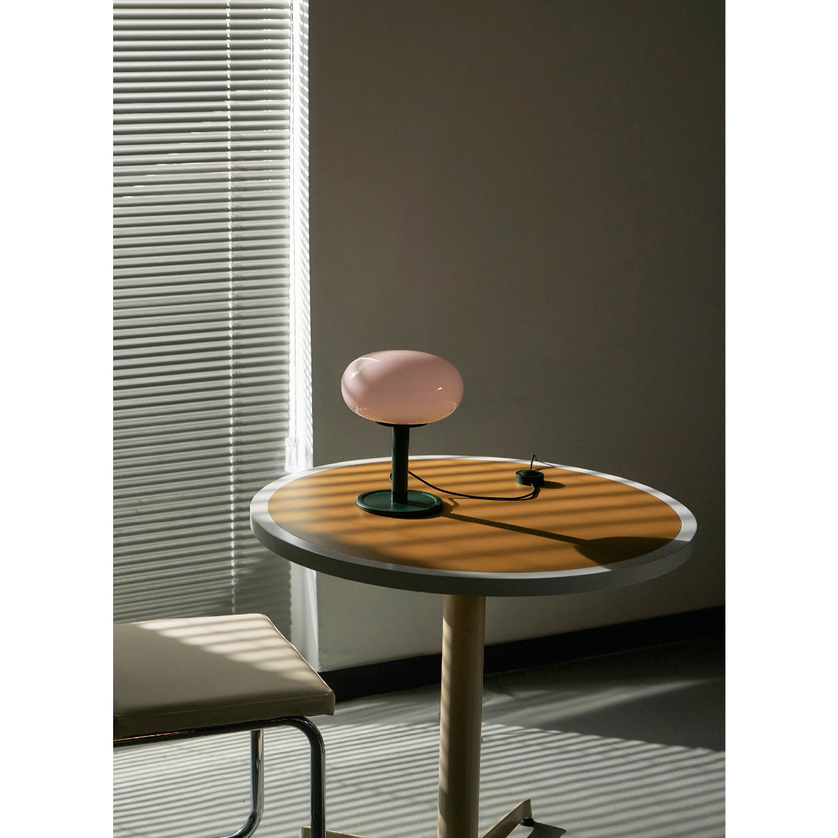 SNOWBALL22 V2 SOLID TABLE LAMP - PEACH & DEEP GREEN