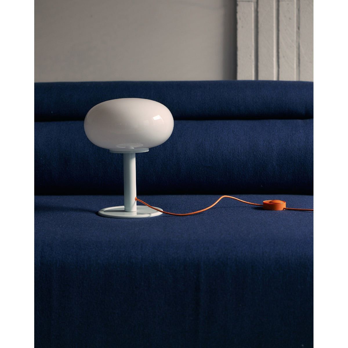 SNOWBALL22 V2 SOLID TABLE LAMP - WHITE & ICE BLUE