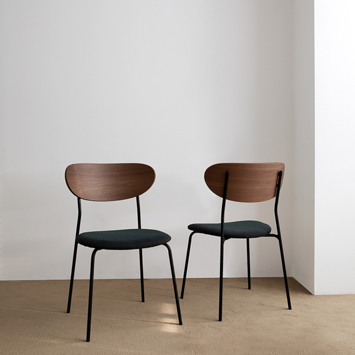VOLINI CHAIR (solid back)