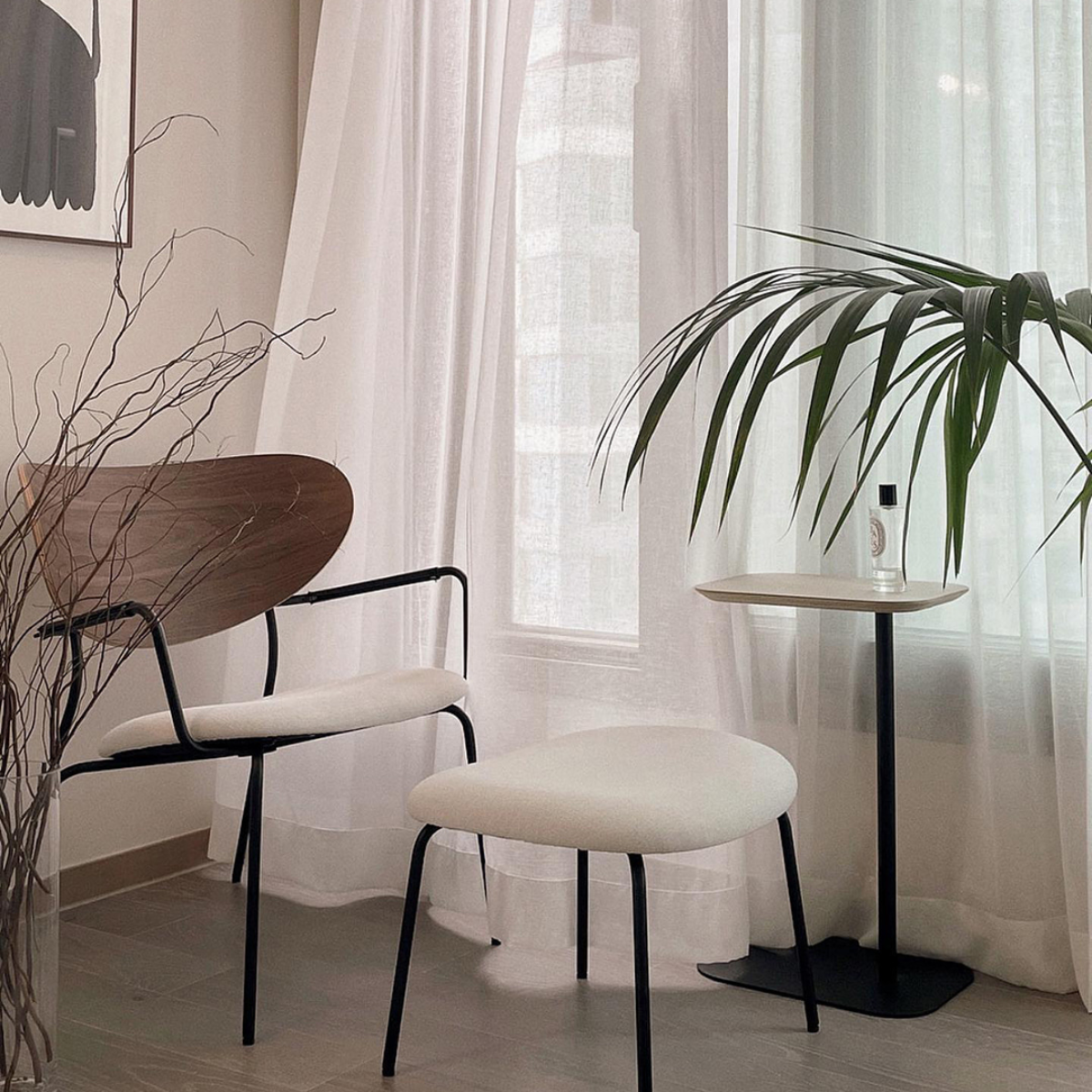 VOLINI LOUNGE CHAIR