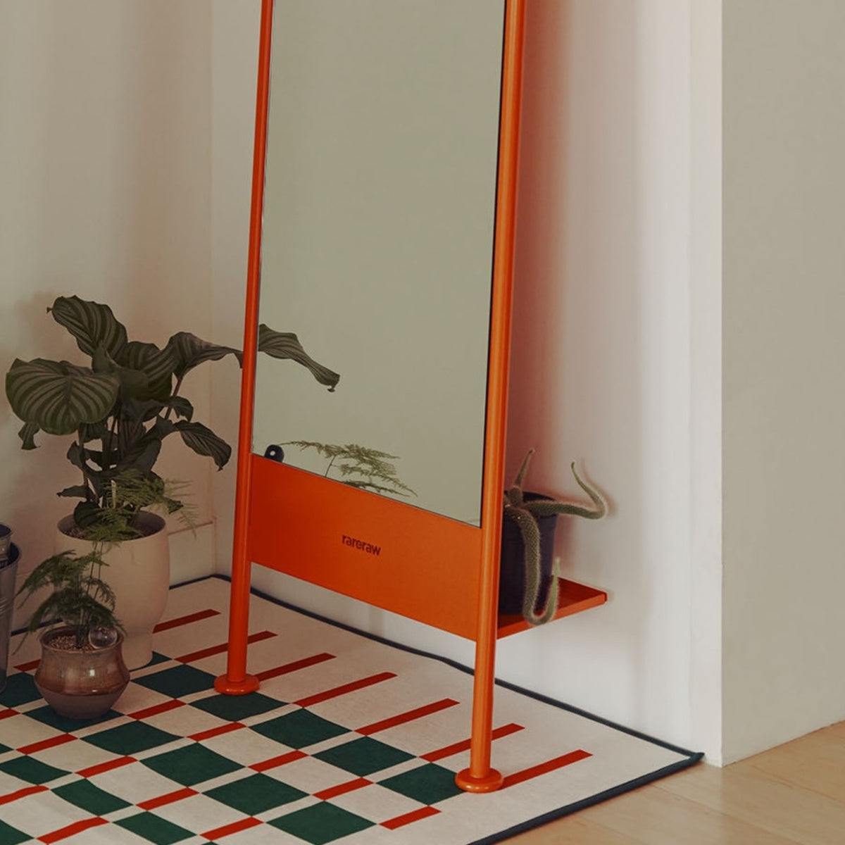 POLES MIRROR