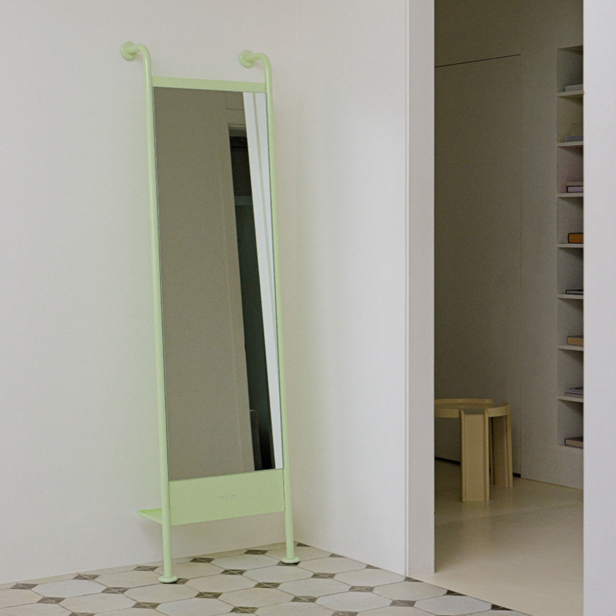 POLES MIRROR