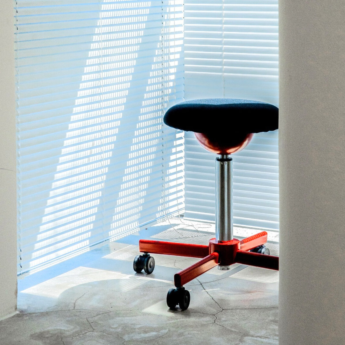 RRW STOOL